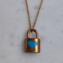 https://rosart.gr/product/heart-s-necklace/