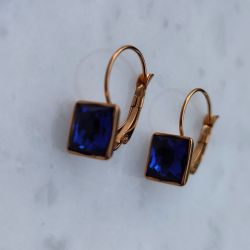 https://rosart.gr/product/deep-blue-earrings/