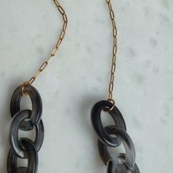 https://rosart.gr/product/grey-chain-necklace/