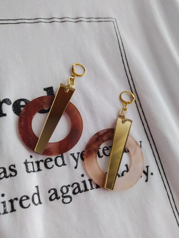 Plexiglass-y earrings - Image 4