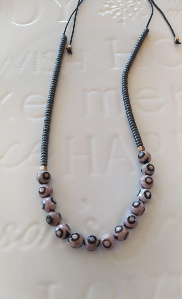 Black-white agate