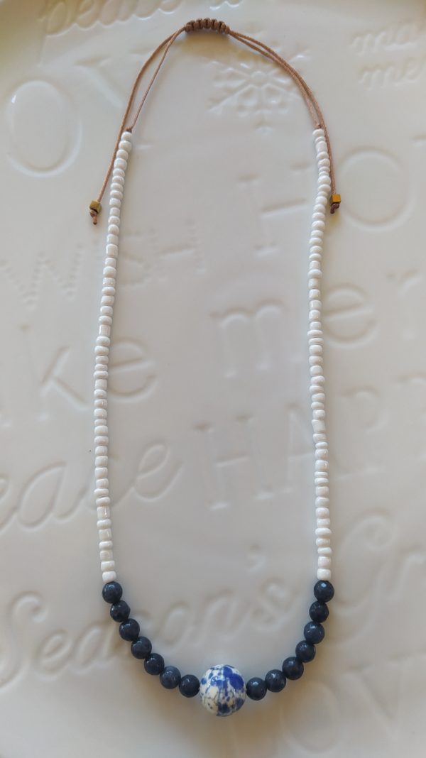 White beads a