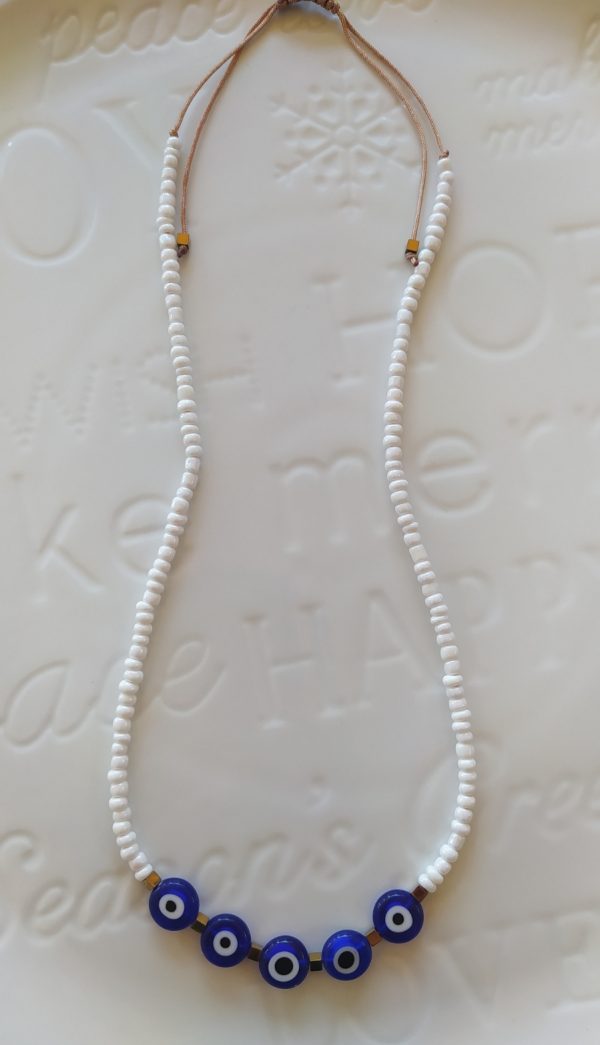 White beads e