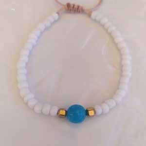 White beads bn