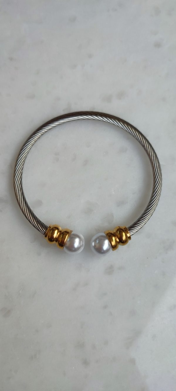 Pearl bracelet