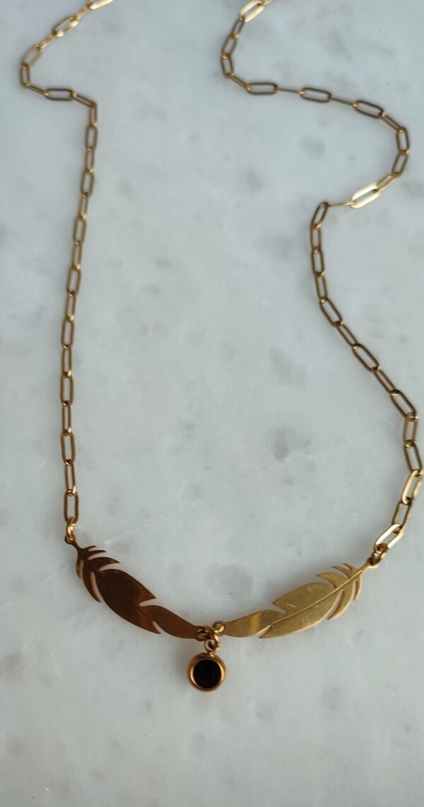 Feathers necklace